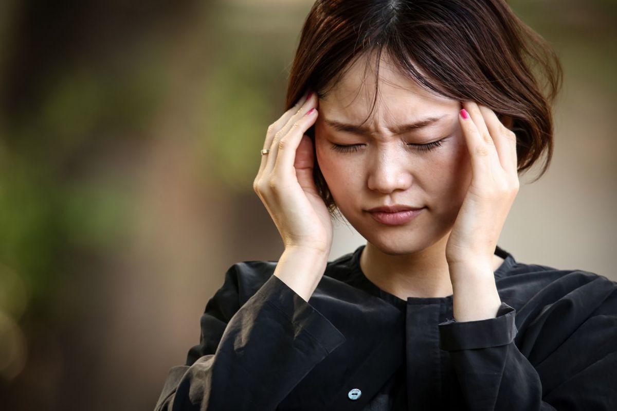 ｢温めるべきか､冷やすべきか｣誤った対処法で症状を悪化させる人が多い&quot;慢性頭痛&quot;の2つのタイプ