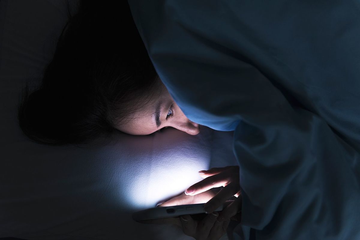 スマホの夜間モードは意味がない…大学教授が｢ベッドにスマホを持ち込むな｣と語るこれだけの理由