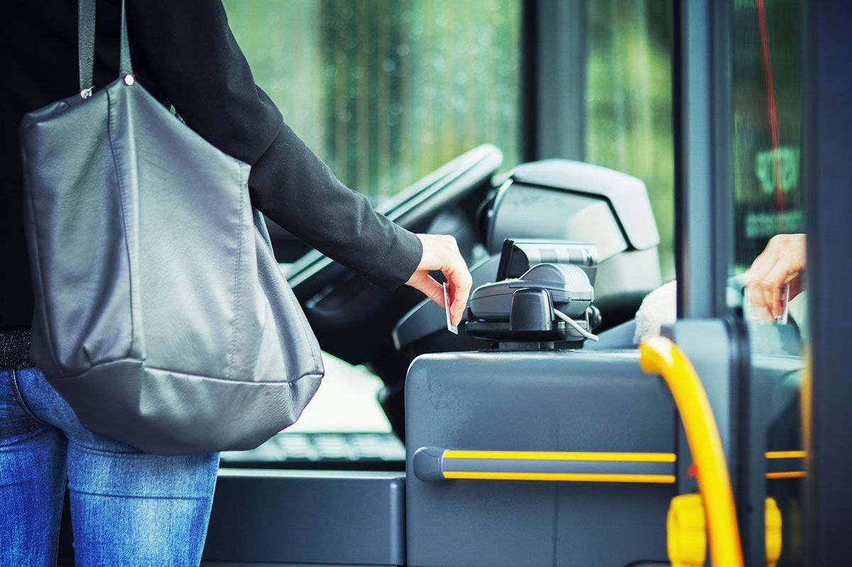 トラブル防止のため身体接触はNG…泥酔客を起こすために路線バス運転士が使う｢苦肉の策｣とは