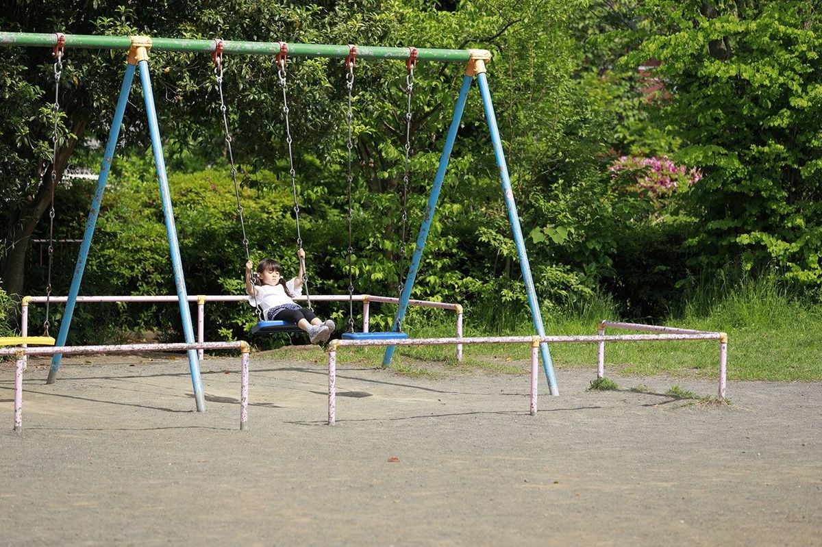 プール寝パパは残るが…わが子を放ったらかして公園のベンチでガチ寝するパパが消えた喜ばしい理由