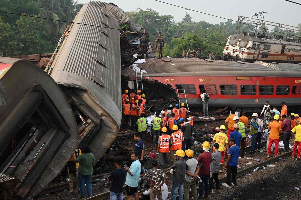 横転した列車の中は｢死体の山｣だった…275人死亡のインド列車事故で生存者が見た&quot;信じられない光景&quot;