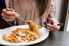 パンやパスタの食べ過ぎは｢うつリスク｣を高める…小麦に含まれる｢グルテン｣が巻き起こす免疫大暴走の怖さ