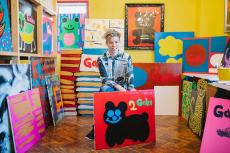 ｢岡本太郎の絵の前でじっと立っていた｣3歳で自閉症と診断された少年をアーティストにした&quot;奇跡の遠足&quot;