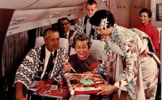 本当に｢普通の着物｣で乗務していた…1959年入社の元CAが語る｢JALファーストクラス｣のすごいサービス
