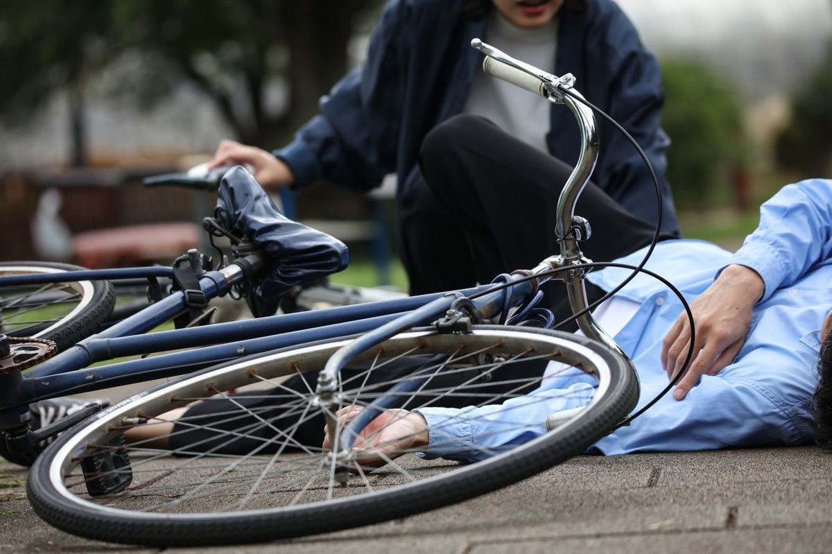 自転車事故で始まる｢慰謝料地獄のリアル｣をご存じか…無保険で歩行者をはねた25歳男性の&quot;末路&quot;