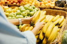 バナナは｢太くてまっすぐ｣が大当たり…フルーツ研究家が教える｢バナナの正しい保存方法｣