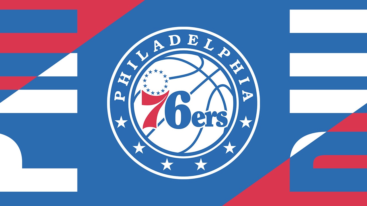 76ersのジョエル・エンビードが防護服姿でオーランドに移動