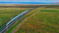 中国最初の高原鉄道が開通40周年、累計1億1000万人を輸送