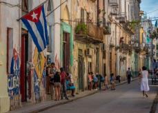 キューバ、一般旅券を持つ中国人の入国ビザ免除を発表