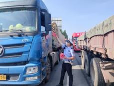 冷蔵トラックで8人窒息死―中国