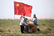 中国の月探査機「嫦娥6号」、世界初の月裏サンプルリターンを実現―中国メディア