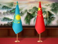中国・カザフスタン首脳、共同記者会見を開催