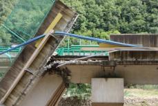 習主席　陝西省の高速道路橋の崩壊事故に指示