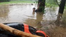 洪水が首まで、男性が携帯電話の位置情報共有で命拾い―中国