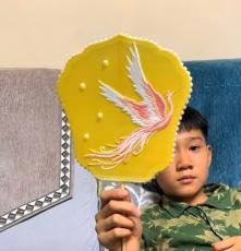 11歳の男の子が母親に手作りのシルクのうちわをプレゼント 意外にも注文が殺到―陝西省宝鶏市