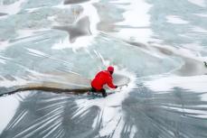 ハルビン氷雪大世界開幕に向け貯蔵されていた氷の使用開始―中国