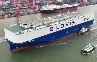 世界初の積載台数1万台級デュアル燃料自動車運搬船、広州で引き渡し