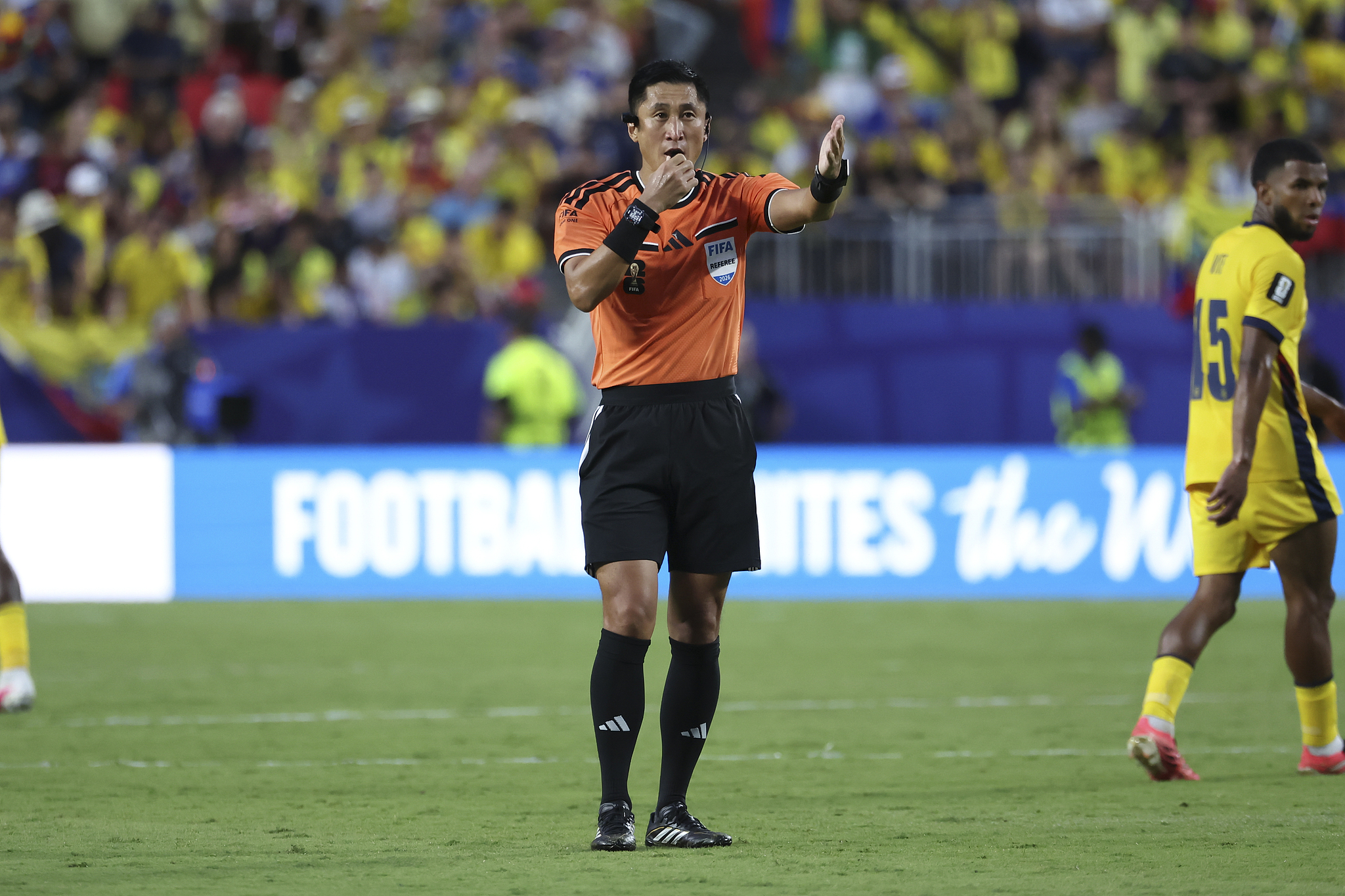 サッカーW杯 中国の馬寧が初めて主審を務める｜Infoseekニュース