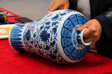 4000万円で落札した「乾隆帝時代の梅壺」、鑑定結果は6000円―中国
