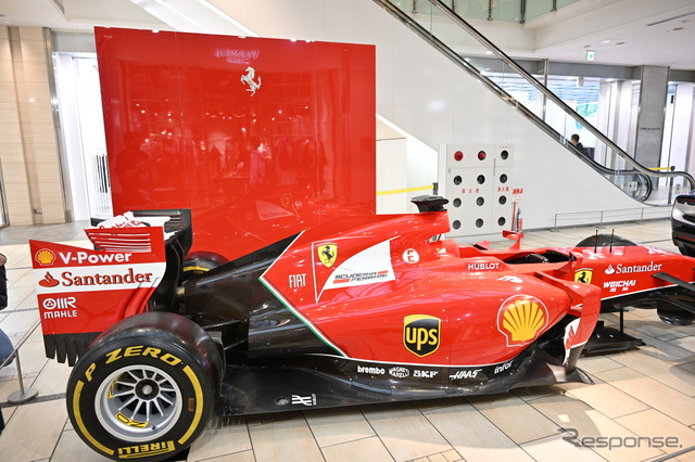 フェラーリのF1やスーパーカーがまちなかのショッピングビルに登場…コッパ・チェントロ・ジャッポーネ