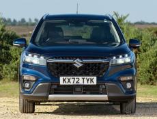 スズキのミドルSUV『Sクロス』新型、電動化を促進…フルハイブリッド設定