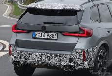 4本出しがクール！発表間近、BMW X1「Mパフォーマンス」最新プロトタイプあらわる