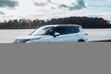 三菱 アウトランダー 新型、PHEVモデルを北米で販売開始
