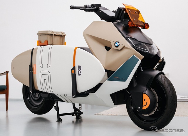 BMWの提案、「電動スクーターでサーフィンへ」…『CE 04』をカスタマイズ