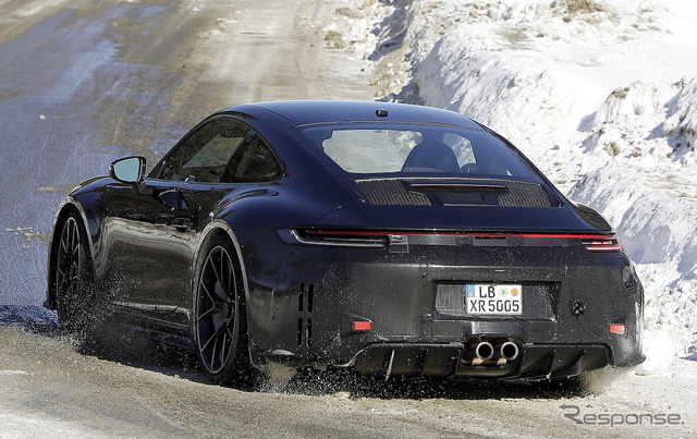 ポルシェ『911 GT3ツーリング』マイチェンでついにアナログメーター廃止か…？ 改良のポイントは