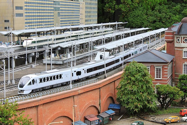 夏休み】東武の新型特急 N100系スペーシアX がJR東京駅に入線