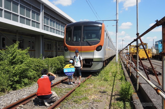 いつもの電車をこんな角度で…東京メトロ車両基地で見学ツアー