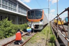 いつもの電車をこんな角度で…東京メトロ車両基地で見学ツアー