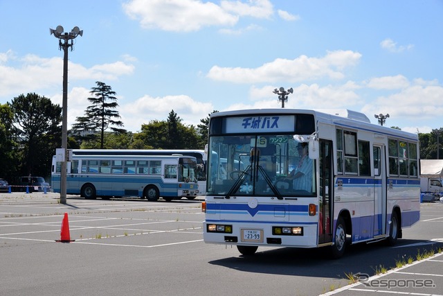 レアな路線バスや豪華な観光バスの運転体験を楽しんだ…第1回湾岸バスフェスタ