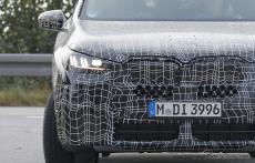 BMWの主力SUV『X3』は内燃機関もまだまだ進化！ ホイールベース延長で快適性さらに向上か