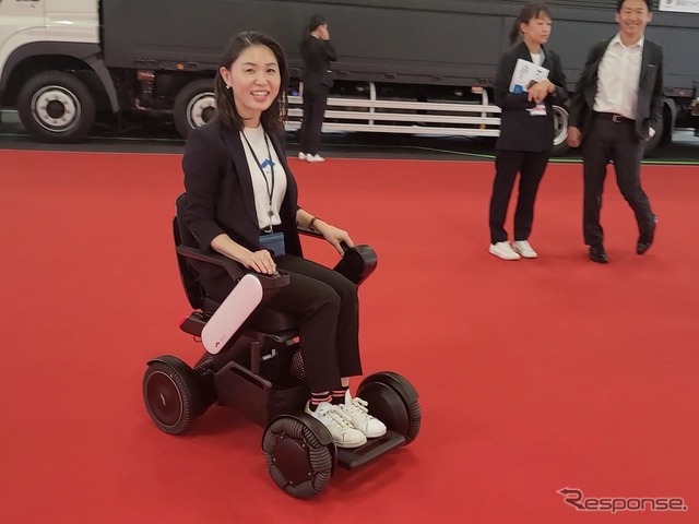 みんな乗るべし！ WHILLの次世代電動車椅子は楽しいぞ…ジャパンモビリティショー2023