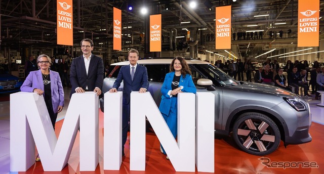 MINI、初のドイツ生産を開始…クロスオーバー 新型がラインオフ