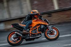 KTM 390デューク、フルモデルチェンジで戦闘力アップ