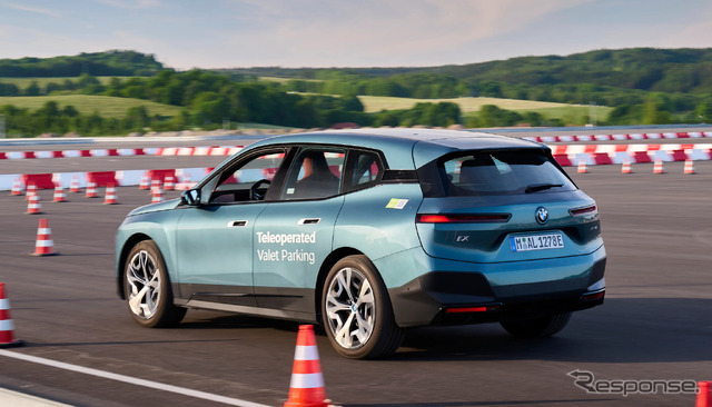 BMWブースの『iX』をヴァレオブースから遠隔操作、CES 2024でデモ実施へ
