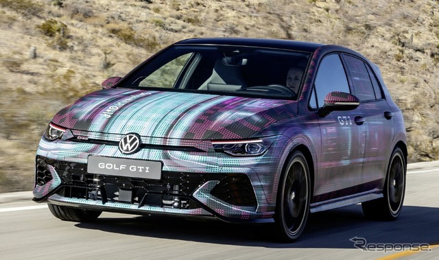 VW『ゴルフGTI』改良新型、プロトタイプの写真…バンパーやディスプレイが新デザインに