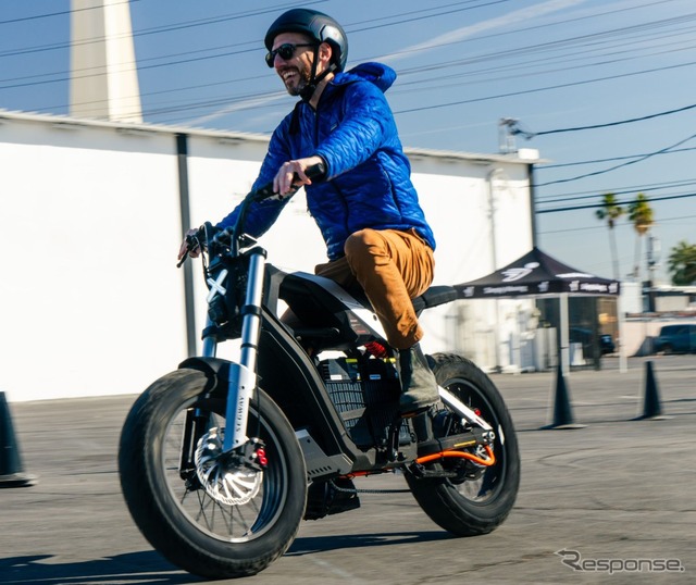 “静かな野獣”、セグウェイが電動オフロードバイクの『ザイバー』を発表…CES 2024