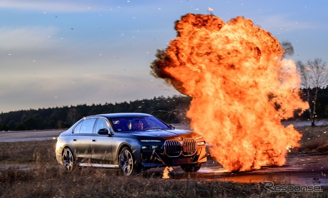 BMW、特殊防護車両の運転技術を磨くトレーニングを開始