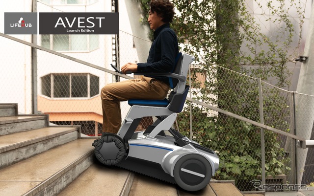 階段もOK！ LIFEHUBの次世代電動車いす『AVEST』…クローラー採用