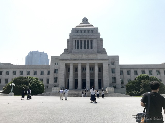 衆院選投開票、自公大敗、過半数割れ、自動車議連会長の甘利氏も落選［新聞ウォッチ］