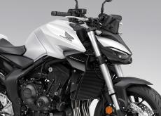 ホンダ『CB1000ホーネット』発売、直4エンジン搭載の大型二輪スポーツ　134.2万円から