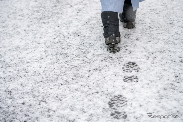 今冬一番の寒波襲来、平地でも警報級大雪、立ち往生など交通障害の恐れ［新聞ウォッチ］