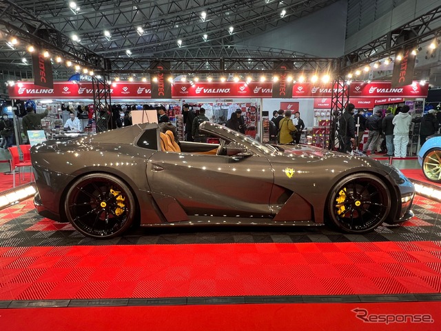 フェラーリ『812GTS』ベース、世界に1台のフルカーボンボディ仕様が登場…東京オートサロン2025