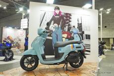 ヤマハ、若者に爆発的人気の“おしゃれ”125ccスクーターをサプライズ 