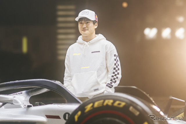 角田裕毅が来た! レッドブルRB21にF1日本GP限定カラー…東京が 角田裕毅が来た! レッドブルRB21にF1日本GP限定カラー…東京が