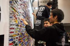 5000台ウォールとエヴァコラボ実車を初公開 トミカ55周年「TOMICA