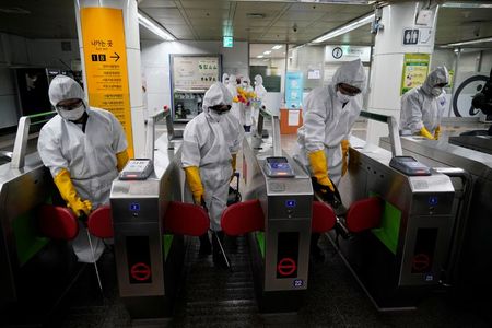 韓国、新型ウイルス感染者3700人超　宗教関連イベント相次ぎ中止
